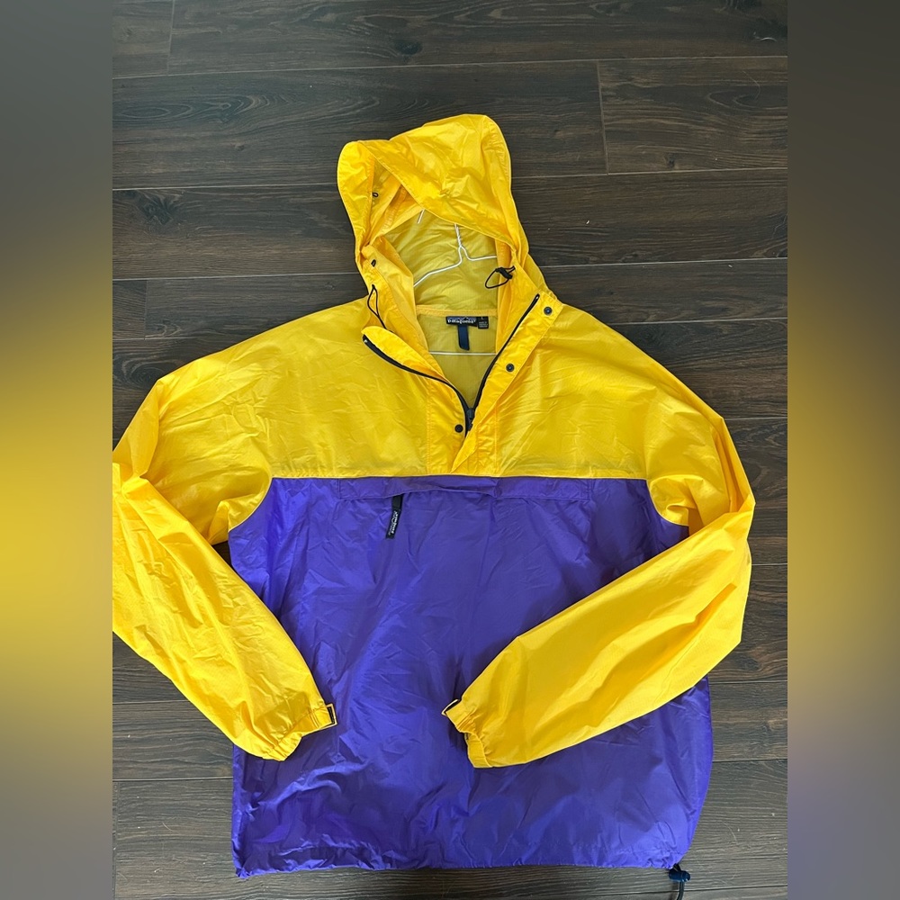 Patagonia light jacket windbreaker